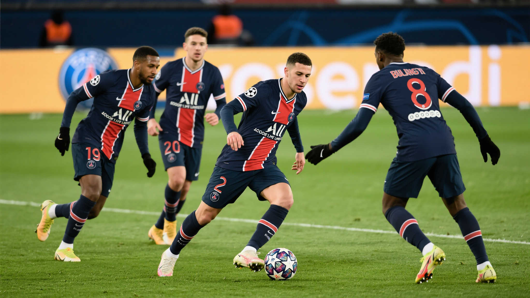 2024-25赛季欧冠防守榜:马尔基尼奥斯以92次解围独占鳌头 团队战术适配度极高
巴黎圣日耳曼近年来更加注重综